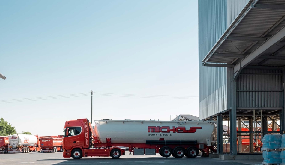 Standsiloanlage Spedition Karl Michels - Slider 1