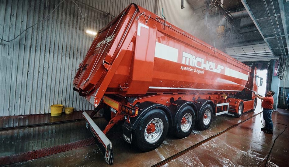 Michels Lkw Wachstraße Reinigungskraft